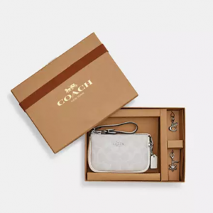 Buy 2+ Select Styles, Get an Extra 20% Off @ Coach Outlet