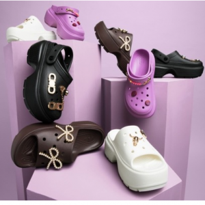 Crocs Club會員任意購買2款鞋履，免費獲贈5件配飾