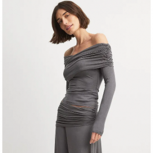 NA-KD Soft Line 一字肩上衣