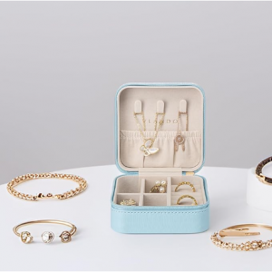 Vlando Small Travel Jewelry Box Organizer Display Case @ Amazon