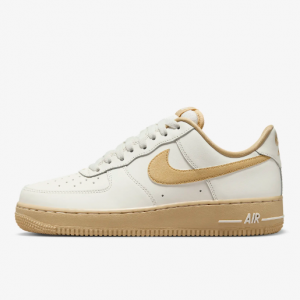 Nike Air Force 1 ’07 女士板鞋