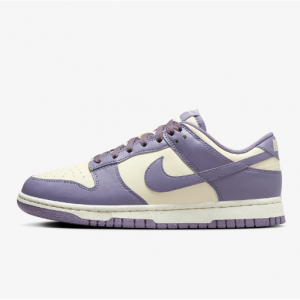 Nike Dunk Low 女士板鞋
