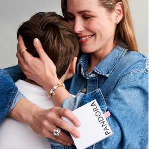 Pandora Jewellery CA - FREE Bracelet with Your Qualifying Purchase + 30% Off Gift Sets for Mom
