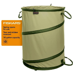 Fiskars Kangaroo Collapsible Garden Bag - 30 Gallon Yard Waste and Leaf Bag @ Amazon