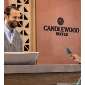 Candlewood Suites  - 使用 Dollar租车，轻松赚取 125 积分，可以兑换酒店入住