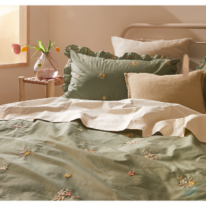 Floral embroidery duvet cover set
