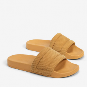 Kenneth Cole Screen Quilted 凉拖