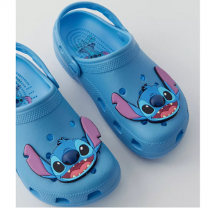 Urban Outfitters官网 Crocs X Disney Stitch 史迪奇洞洞鞋7折热卖 