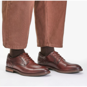 Extra 40% Off Un Hugh Lace Brown Leather @ Clarks