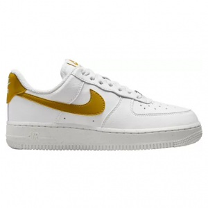 Dicks Sporting Goods官网 Nike Air Force 1 '07 女士棕钩白底运动板鞋3.5折热卖 