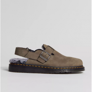 Extra 30% Off Dr. Martens Jorge II Mule Clog @ Urban Outfitters	