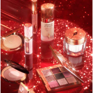 Charlotte Tilbury Beauty官网上新2024圣诞限定系列&礼盒套装 收唇膏眼影盘魔法面霜定妆喷雾等