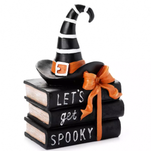 书和女巫帽桌面装饰