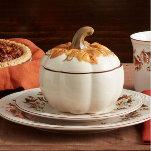 Pfaltzgraff® 秋季浆果南瓜碗带盖子