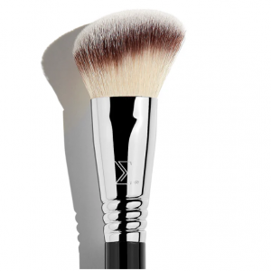 F43 Soft Angled Cheek Brush