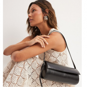 50% Off Oval Long Shoulder Bag @ NA-KD US