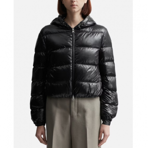 Moncler Black Bayard 羽绒服