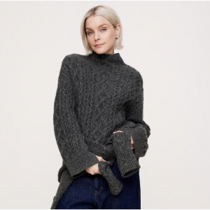 Banana Republic Cashmere Cable-Knit Cropped Sweater with Vented Back 高領毛衣