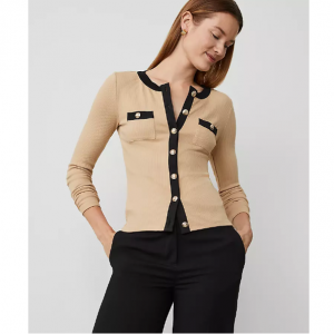 Ann Taylor 纽扣针织外套
