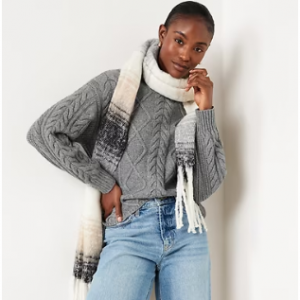 Old Navy SoSoft Crop Cable-Knit Sweater
