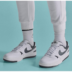 Nike Gamma Force女士运动鞋