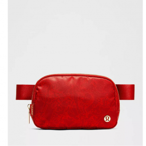 lululemon Lunar New Year Everywhere 腰包