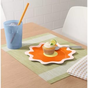 Room Essentials™ 9英寸三聚氰胺人物花卉餐盘