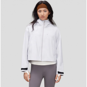 40% Off Women's Short 3-in-1 Windbreaker Jacket @ Beneunder