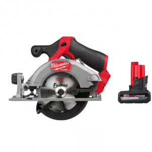 Milwaukee M12 FUEL 12V 锂离子无刷 5-3/8 英寸无绳圆锯，带 M12 12V XC 高输出 5.0 Ah 电池组 @ Home Depot