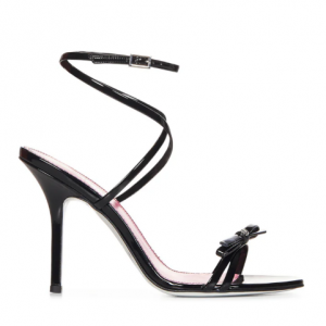 Dsquared2 黑色漆皮凉鞋,细高跟和蝴蝶结,脚趾上饰有 D2 徽标