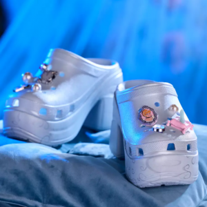 Disney Cinderella Crocs 成人厚底洞洞鞋