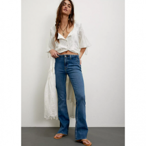 Level Up 开衩修身喇叭牛仔裤