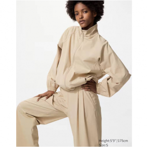 UNIQLO Ultra Stretch Active 夹克