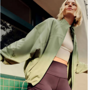 Mother's Day Gifts (Hoodie, T-shirts, Leggings, Bags & More) @ lululemon 