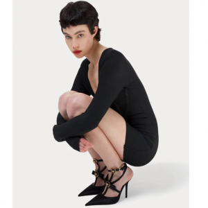 Wanan Luxury - Up to 40% Off New Colletion on Jacquemus, Staud, Alexander McQueen, Burberry & More