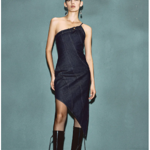 不对称单肩牛仔吊带连衣裙