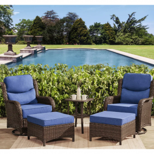 Hawthorne 带脚凳的户外套装