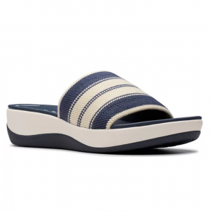 Clarks Cloudsteppers 平底凉鞋