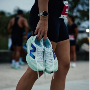 The Athlete's Foot 折扣区Asics、Hoka、New Balance、Brooks、Saucony、adidas等时尚潮流鞋靴特惠  