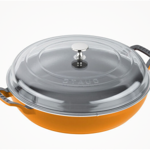 Staub 3.5夸脱铸铁带玻璃盖的炖锅，藏红花色