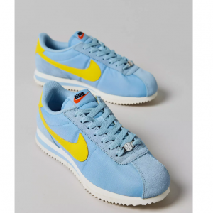 Nike Cortez Textile 女士运动鞋