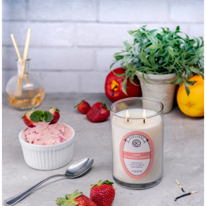 新鲜草莓大黄蜡烛，11盎司