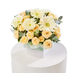 Peaches & Cream Flower Box
