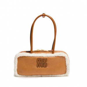 MIU MIU Beau 小号羊毛皮包