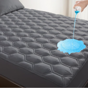 Lunsing Full Size Mattress Protector, Waterproof Breathable Soft Full Mattress Pad Cover