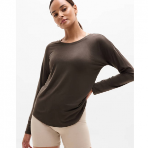 Athleta Move With Ease 上衣