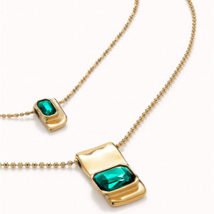 UNOde50 Double strand chain necklace with green crystals