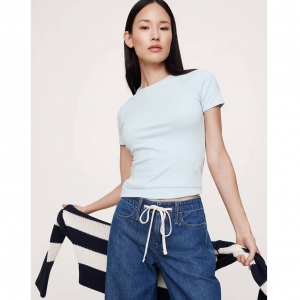 Banana Republic 精致T恤