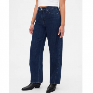 Gap Curvy 高腰直筒牛仔裤