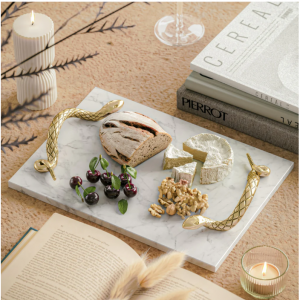 白色大理石托盘配黄铜蛇形手柄